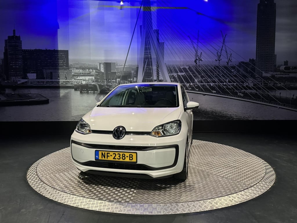 Volkswagen UP! 1.0 bmt move up! *camera*pdc*cruise*