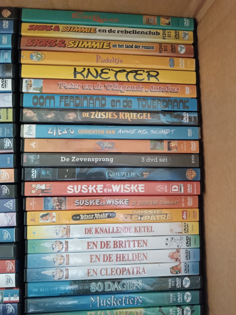 Kinder dvd's 145 stuks