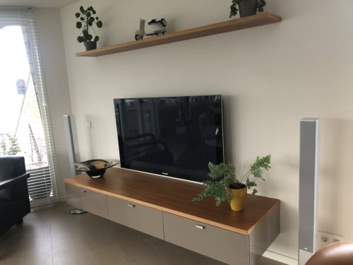 Te koop TVkast van Interstar