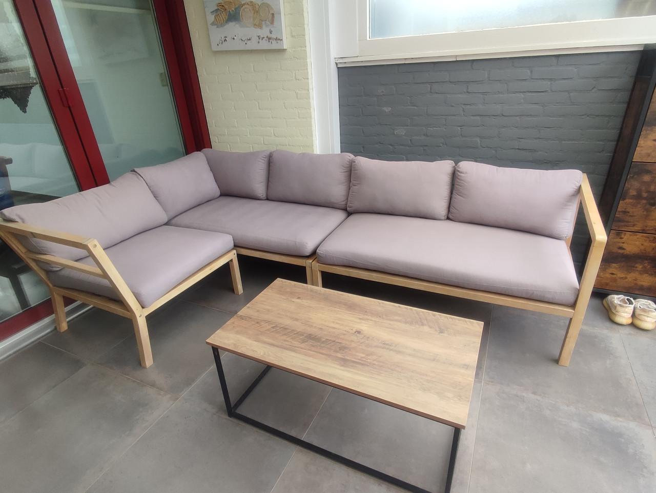 Lounges voor de tuin +tafel