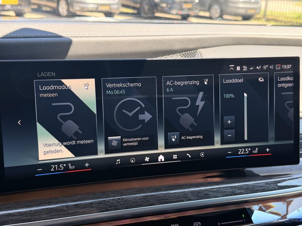 BMW 7 Serie 750e xdrive | bowers & wilkins | 360 | skylounge | leder | trek