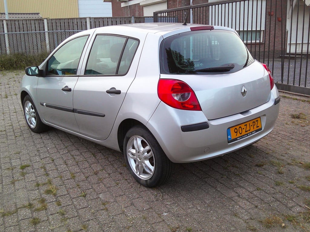 Renault Clio 1.2-16v special line