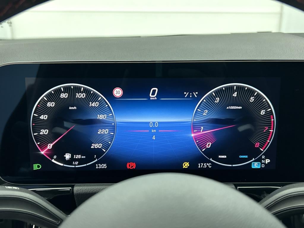 Mercedes-Benz Gla-klasse 180 business solution amg | nightpakket | trekhaak