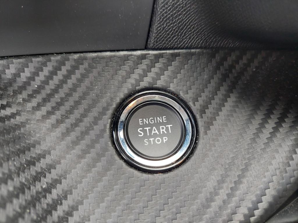Peugeot 208 1.2 pt 100 allure clima/navi/lmv