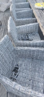 GRATIS Rieten tuinstoelen in slechte staat