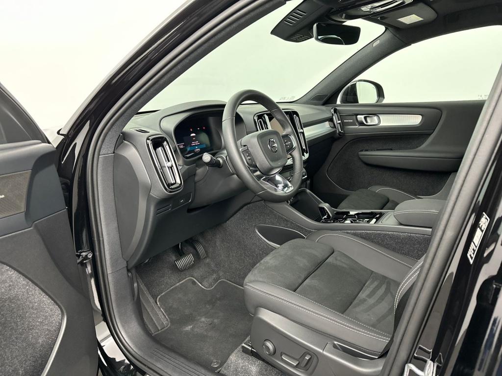 Volvo XC40 b4 197pk plus dark| 360camera| trekhaak| adap.cruise| h&k audio