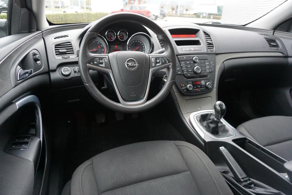 Opel Insignia 1.8 edition climate / cruise controle / parkeersensor