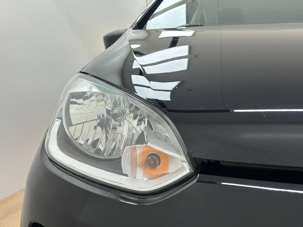 Volkswagen UP! occasion 1.0 high up! bluemotion | zwart | tweedehands volks