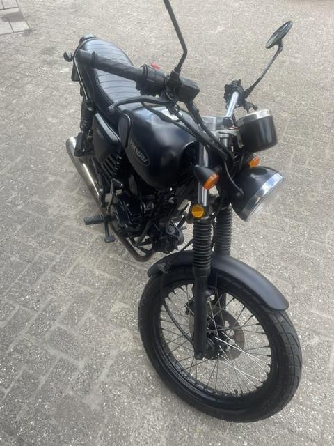 Stoere hanway raw 50 cc caferacer mat zwart  weinig gereden 1599 euro
