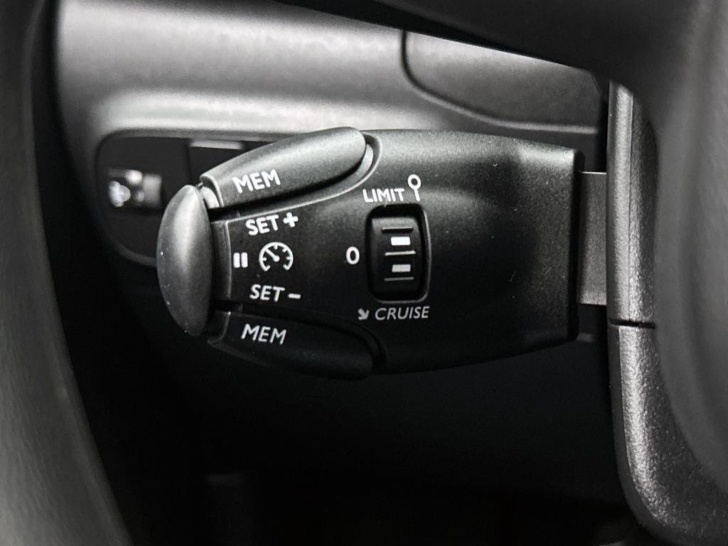 Citroen C3 82 pk shine | rijklaar | trekhaak | stoelverwarming | apple carp