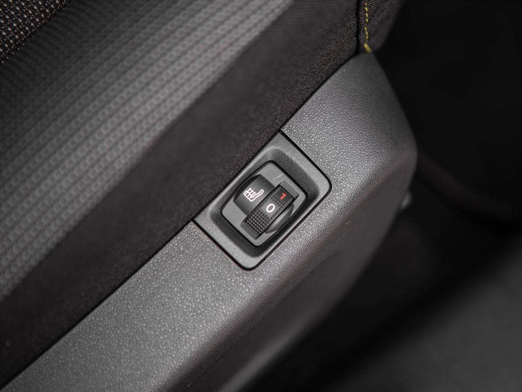 Citroen C3 1.2 puretech 83pk shine | stoelverwarming | carplay | park. sens