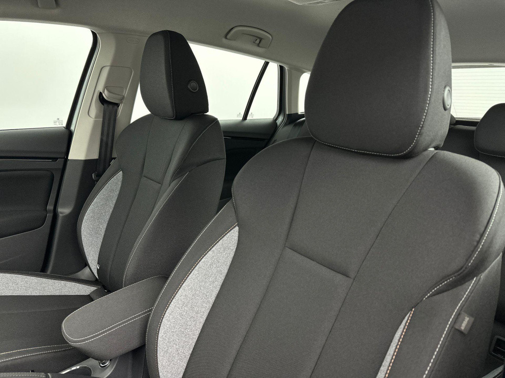 Skoda Scala selection 1.0 tsi 85 kw / 115 pk hatchback 6 versn