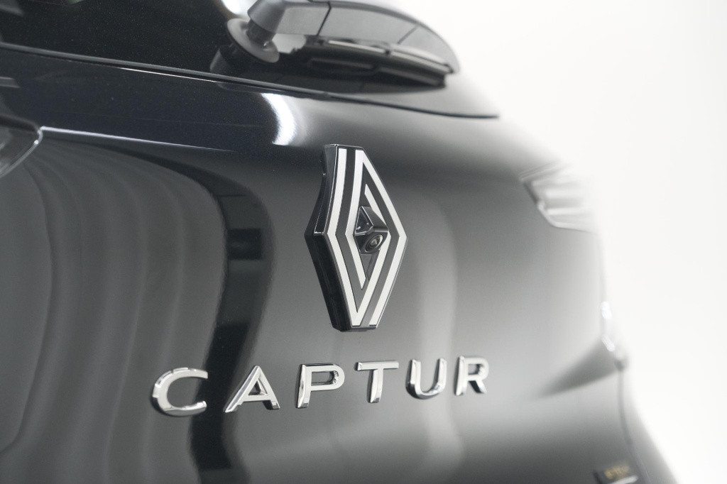 Renault Captur 1.6 e-tech full hybrid 145 techno | 360 camera | adaptieve c