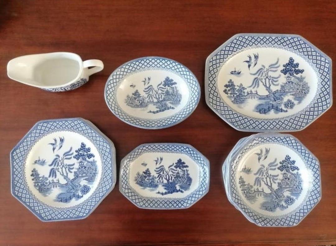 Delen van Royal Staffordshire servies