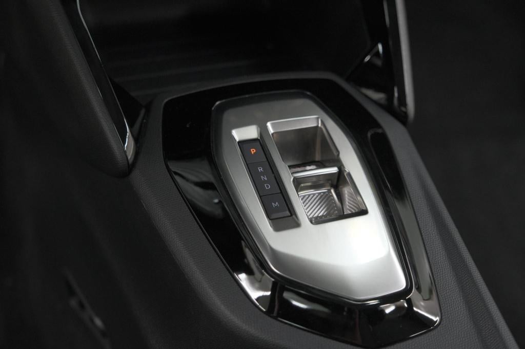 Peugeot 208 1.2 hybrid 110 e-dcs6 style | parkeersensoren | apple carplay |