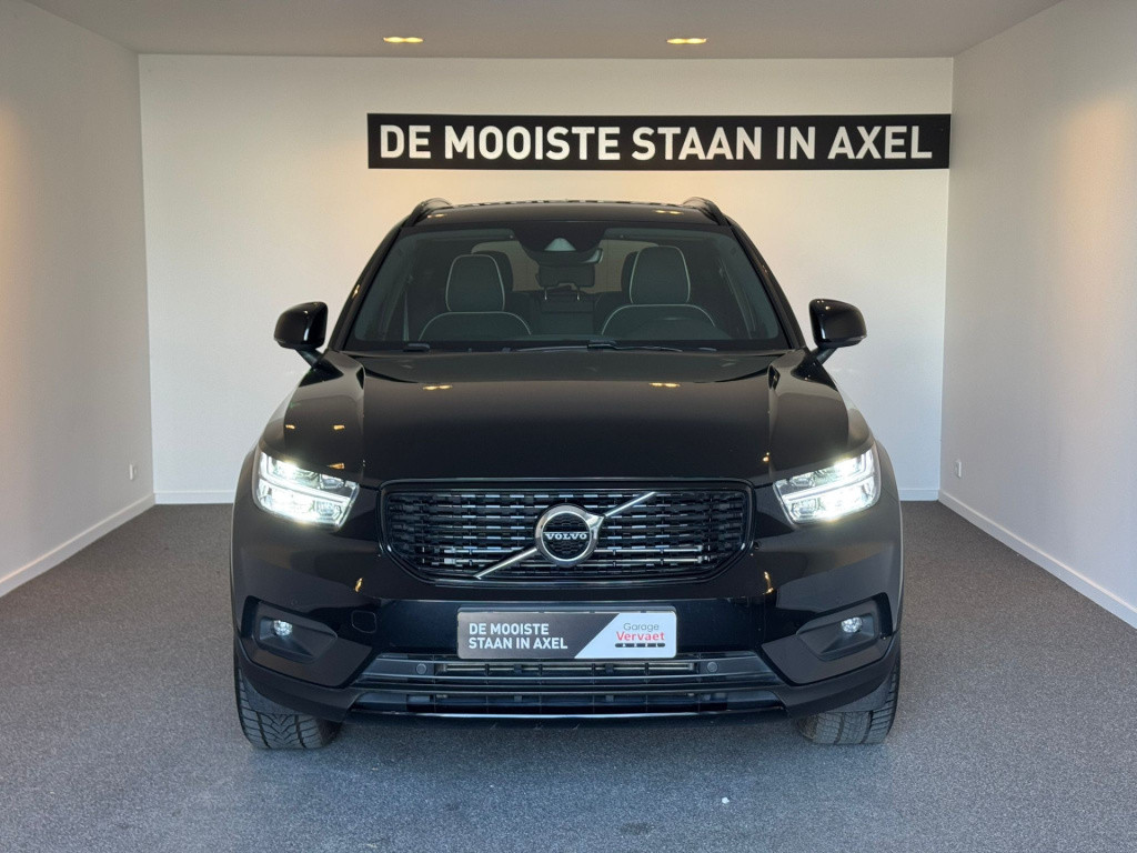Volvo XC40 1.5 t4 recharge r-design black edition