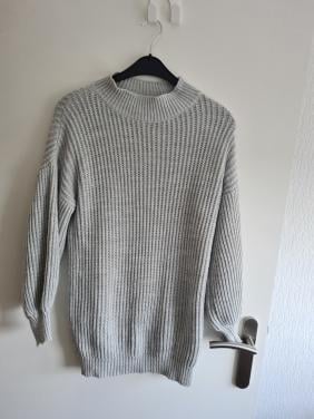 Lange zachte licht grijze trui / jurk  Maat L