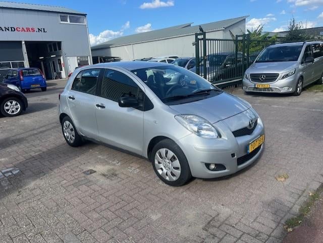 Toyota Yaris 1.0 vvti cool