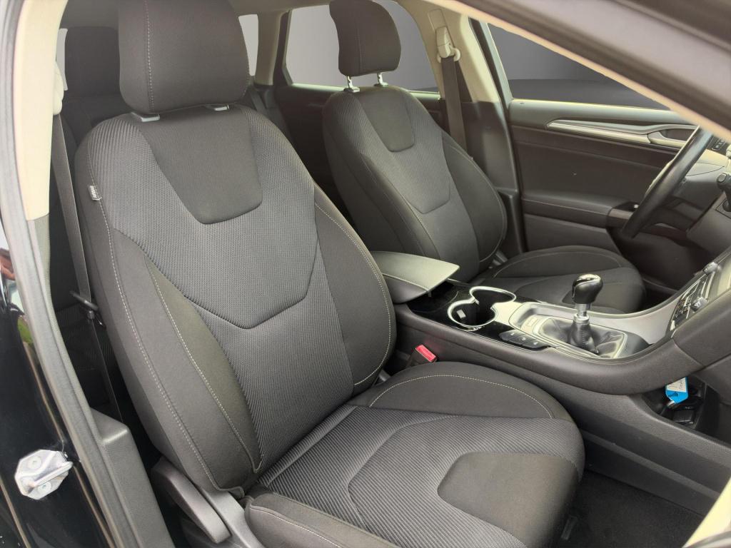 Ford Mondeo wagon 1.5 titanium keyless pdc clima