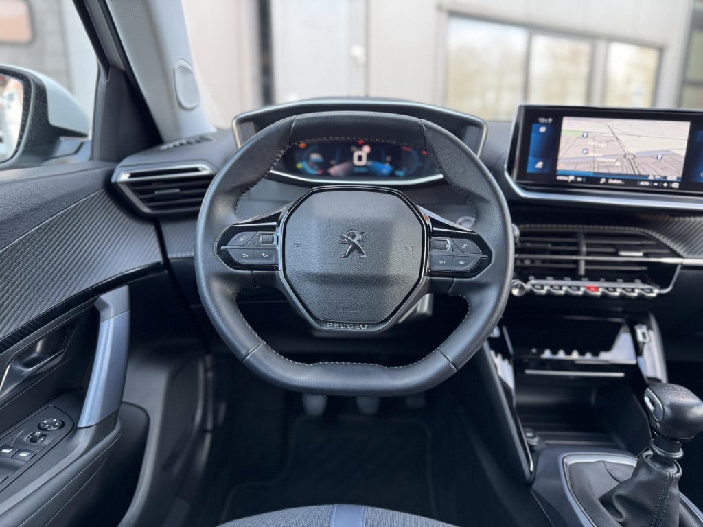 Peugeot 2008 1.2 puretech allure pack connect | trekhaak afneembaar| naviga