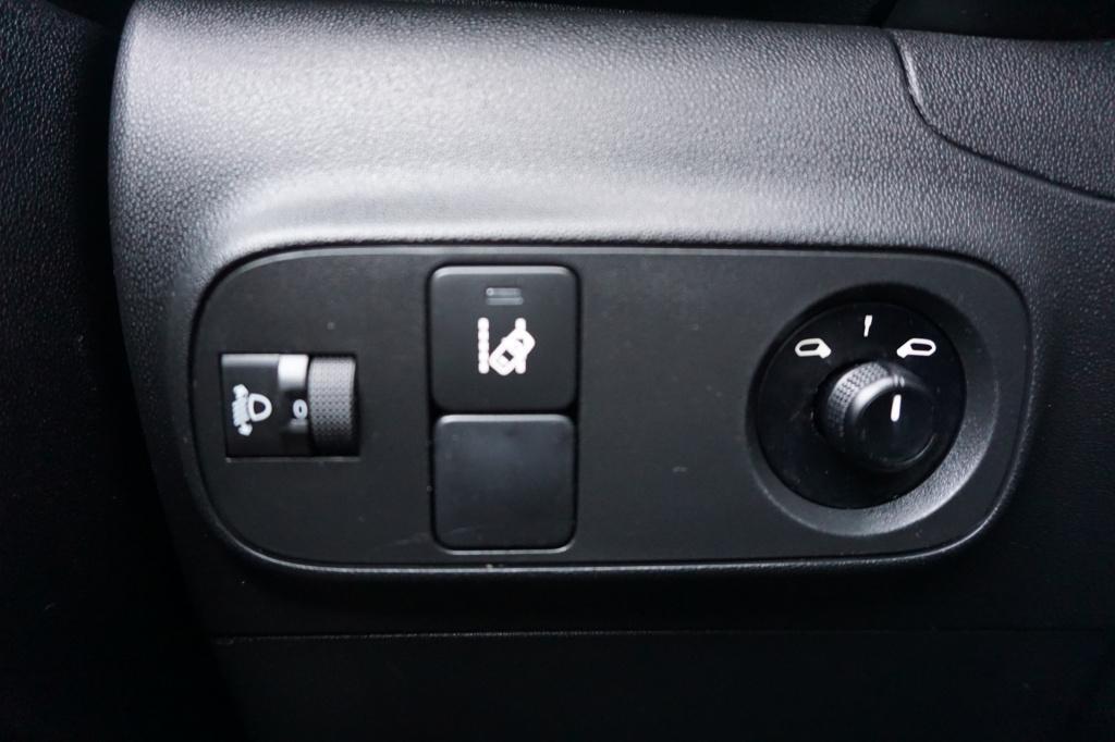 Citroen C3 1.2 puretech feel navi / cruise contole / climate / led