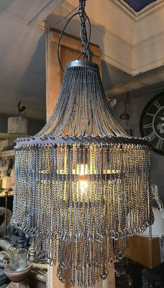 HEEL VEEL STOER EN SOBER DECORATIE BIJ 3Z FACTORY ARNEMUIDEN