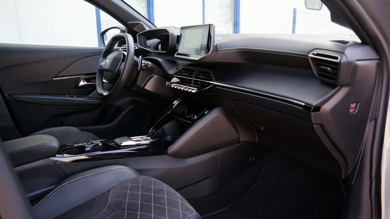Peugeot 208 1.2 PureTech GT Pack Rijklar incl. Bovag garantie