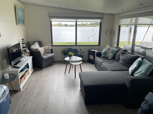 Te huur caravan op de paardekreek