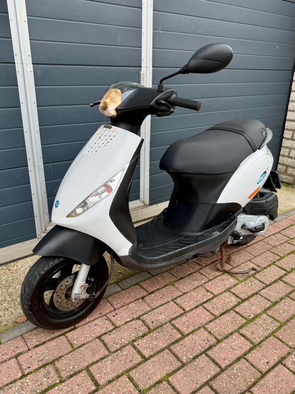 Piaggio zip 2017