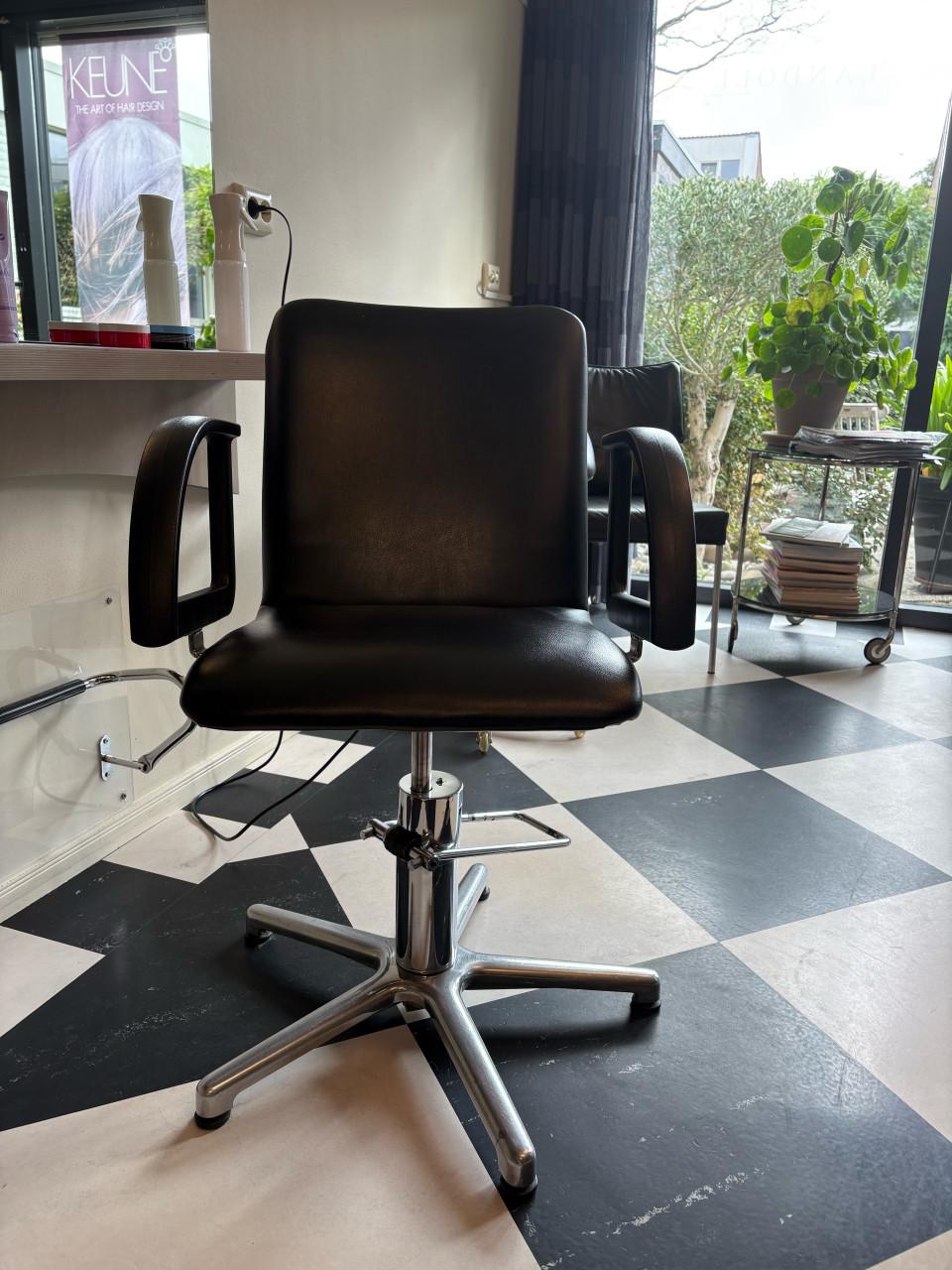 Kappersstoelen met pomp