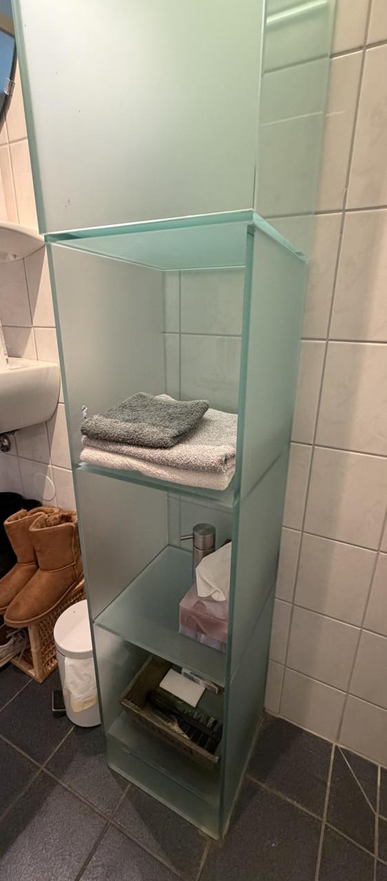 Glazen badkamerkast