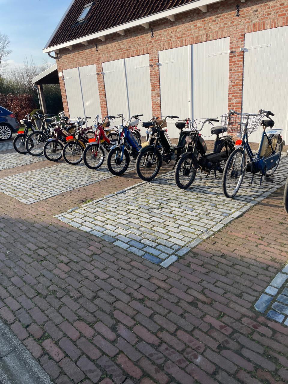 Brommertjes 10 stuks in 1 koop 2000€