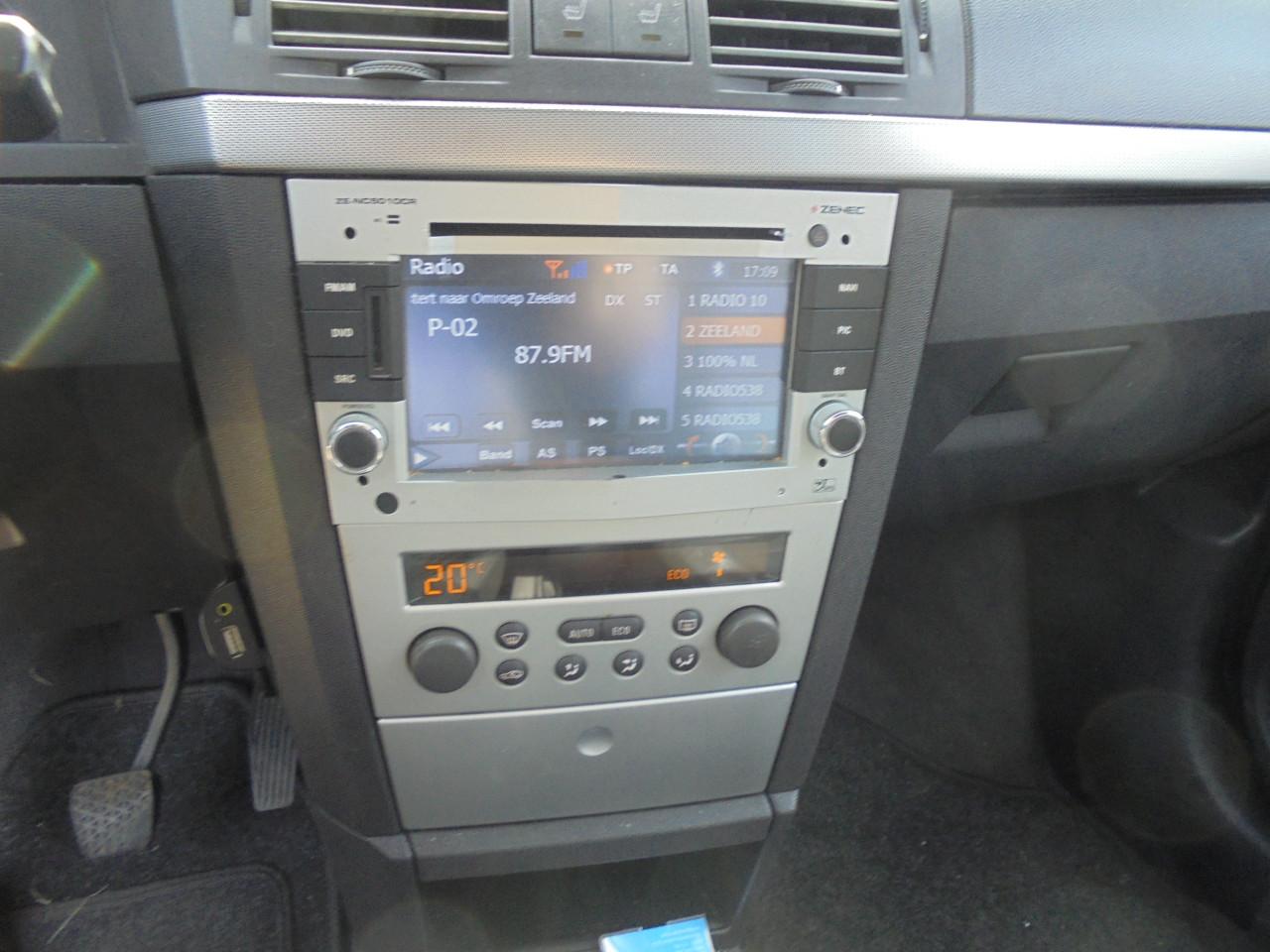 Meriva 1.6-16V ruime auto in redelijke staat vol jaar APK bij aflevering