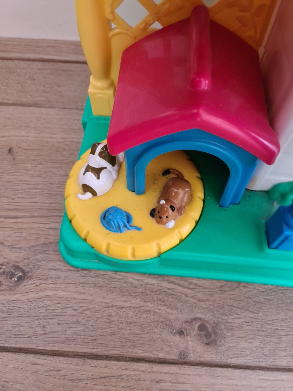 Fischer Price Little People huis met 6 geluiden.