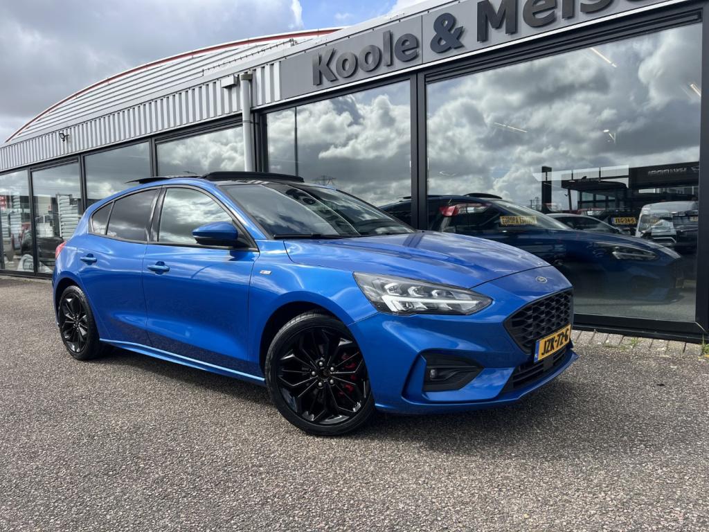 Ford Focus 1.0 ecoboost hybrid 155pk st line x , panodak , winterpack