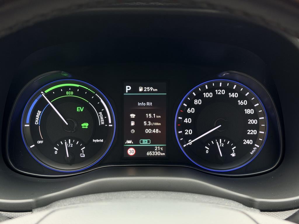 Hyundai Kona 1.6 gdi hev premium | carplay | camera | dab | cruise control 