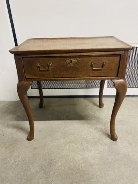 Antieke sidetable