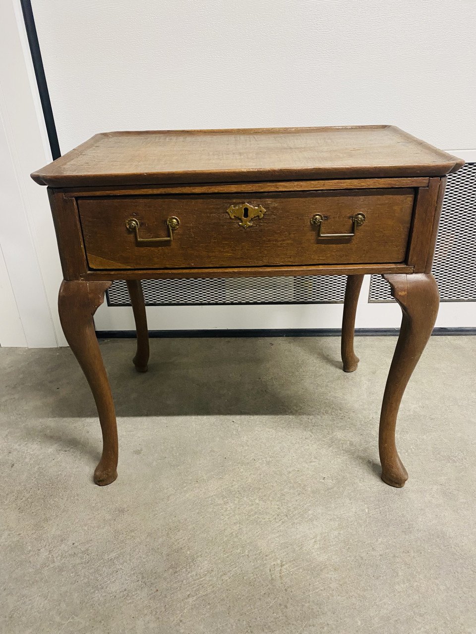 Antieke sidetable