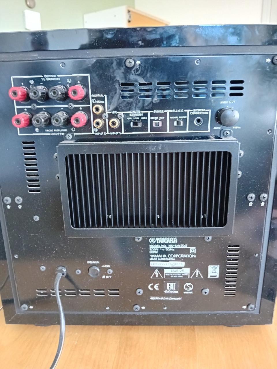 Te koop: een Yamaha subwoofer