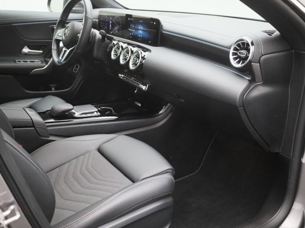 Mercedes-Benz Cla 250 e luxury line | automaat | panoramadak | apple carpla