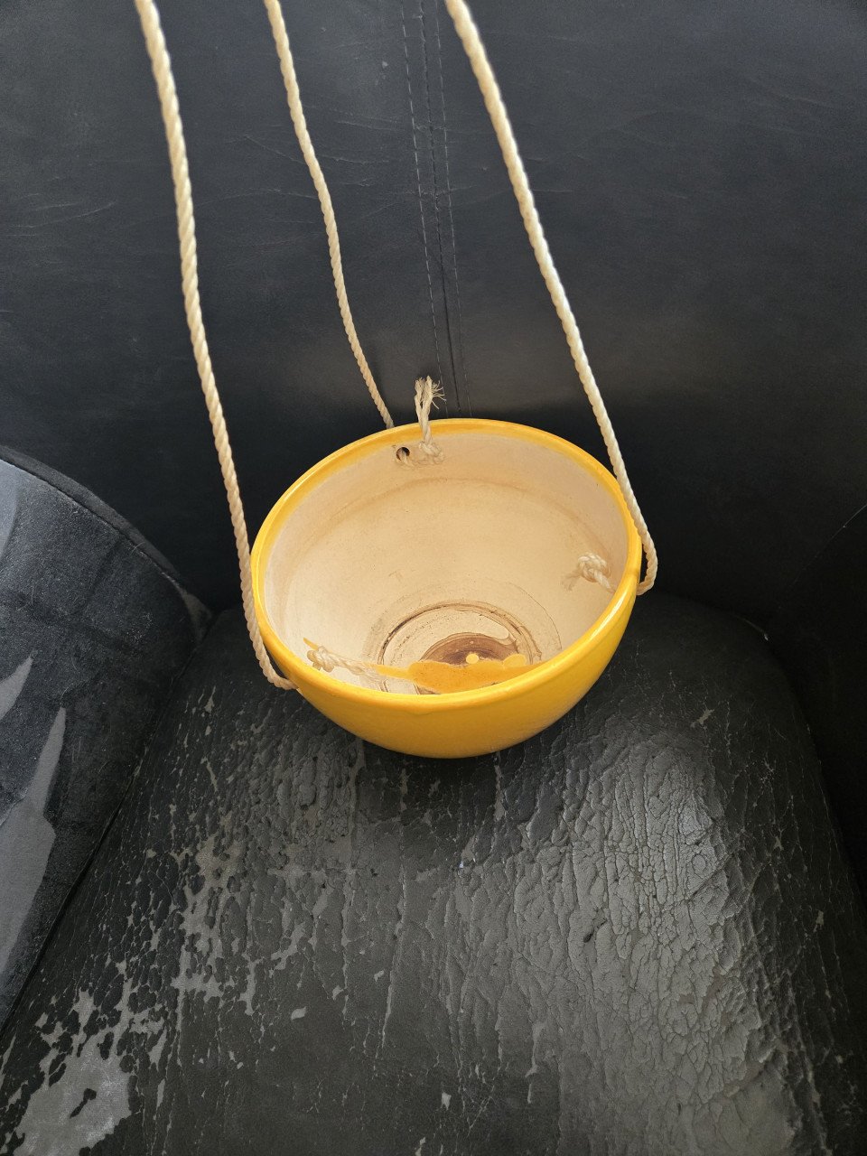 Hangende gele bloempot H13 cm Doorsnee 19cm