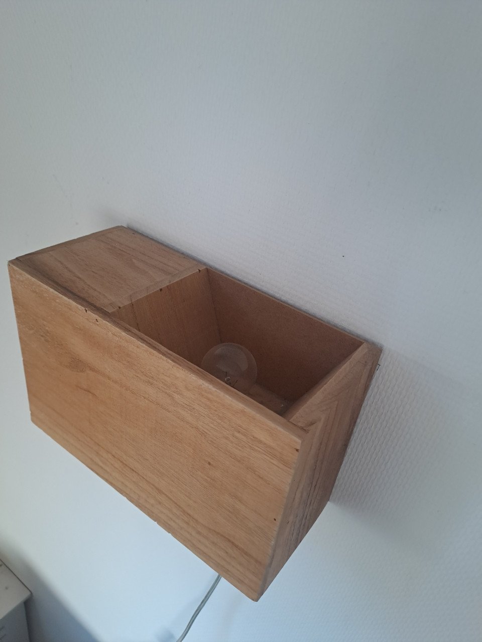 3 Kwantum houten wandlampen