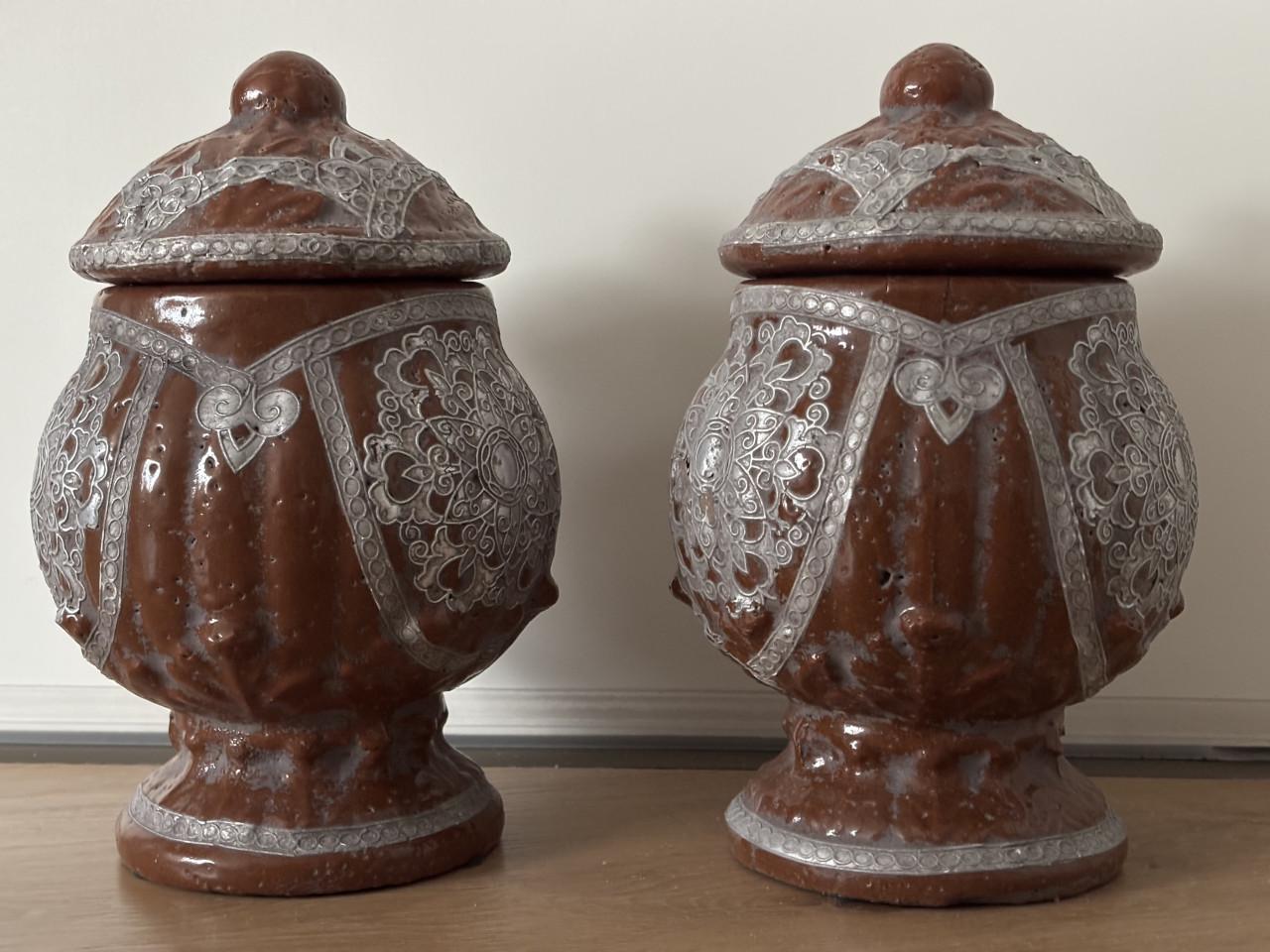 2 ANTIEKE POTTEN NET DEKSEL