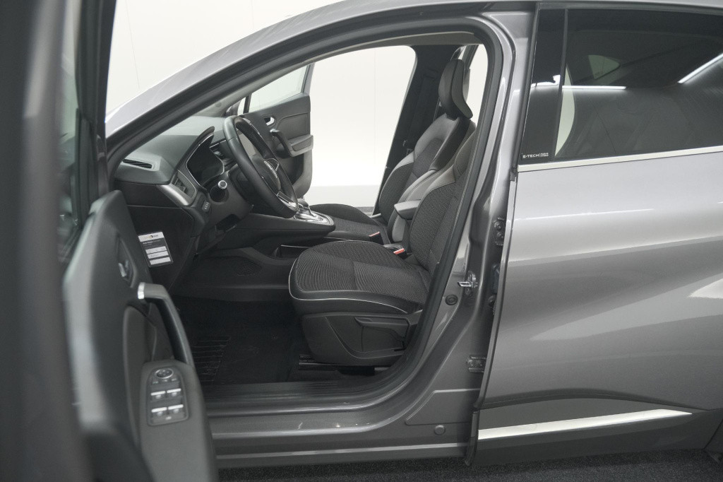 Renault Captur 1.6 e-tech plug-in hybrid 160 intens | parkeersensoren | app
