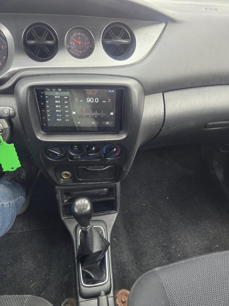 Te koop: Daihatsu YRV 1.3 16v – €1.250