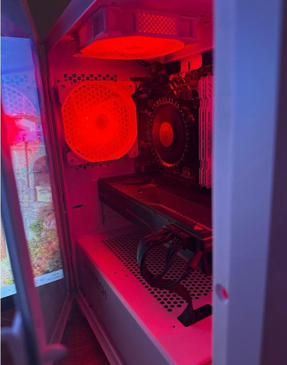 Complete Gaming Setup: PC, 2x MSI Monitoren (300Hz & 180Hz)