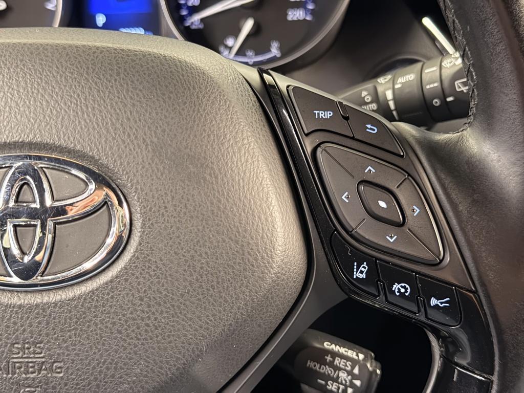 Toyota C-hr 1.8 hybrid bi-tone plus