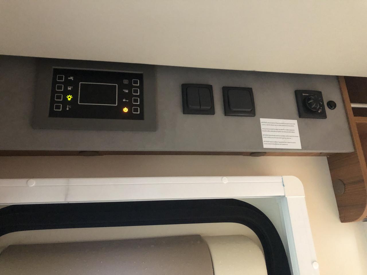 Camper elnagh baron 565 lengtebedden