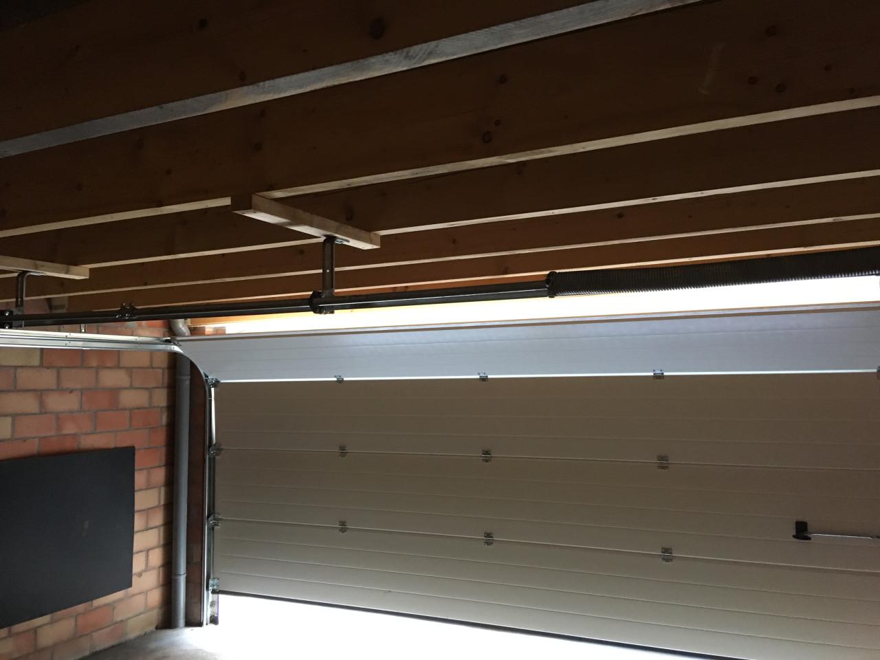 Te huur: Ruime dubbel garagebox 32m2