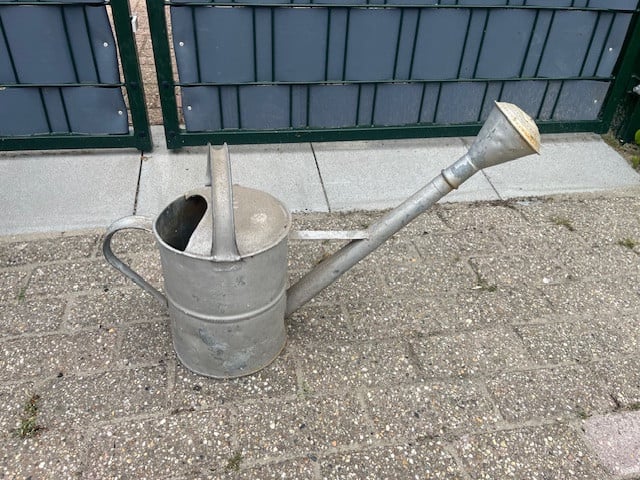 Gieters metaal verzinkt